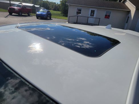 Used 2017 Chevrolet Cruze Premier image 8