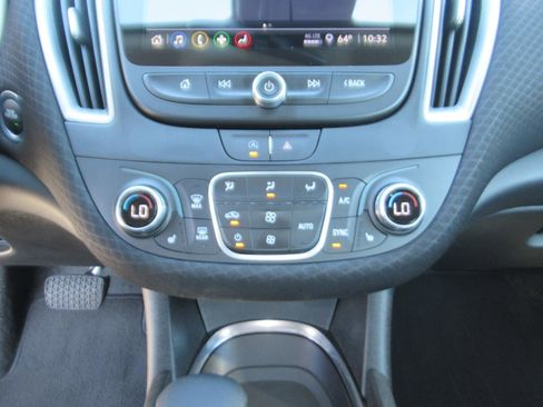 Used 2025 Chevrolet Malibu LT image 26