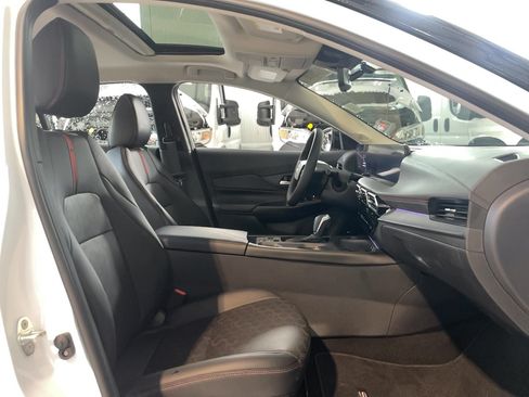 Used 2026 Nissan Sentra SR w/ SR Premium Package FWD image 24