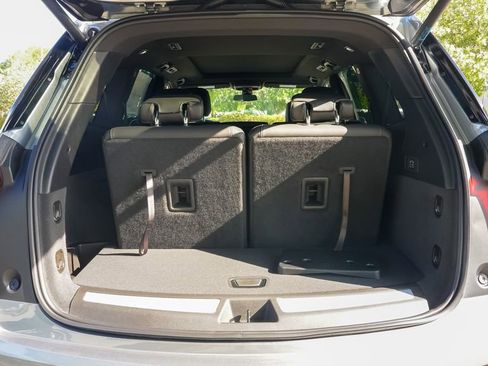 Certified 2025 Cadillac XT6 Luxury FWD image 12