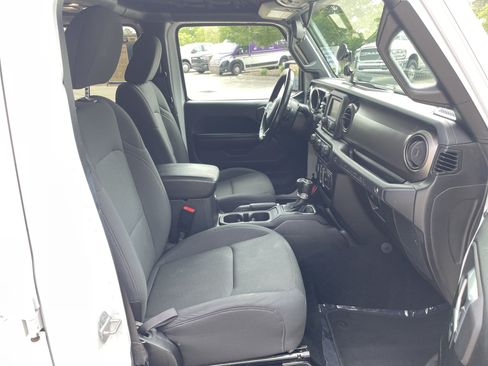 Used 2020 Jeep Wrangler Unlimited Sport S AWD/4WD image 32