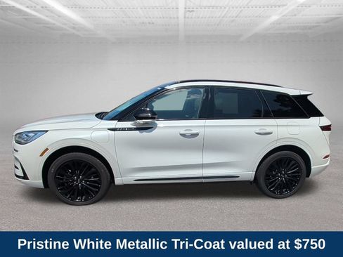 Used 2025 Lincoln Corsair Grand Touring w/ Equipment Group 302A AWD/4WD image 6