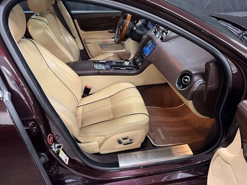 Used 2011 Jaguar XJ L image 22