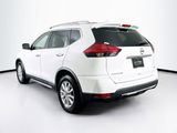 Used 2017 Nissan Rogue SV image 5