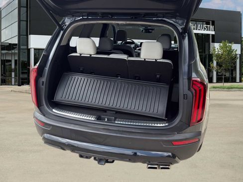 Used 2022 Kia Telluride SX w/ SX Prestige Package image 11