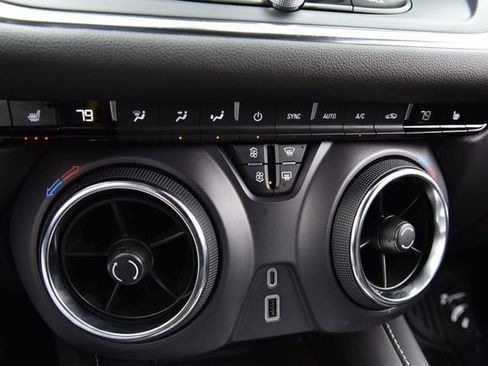 Used 2025 Chevrolet Blazer LT image 13