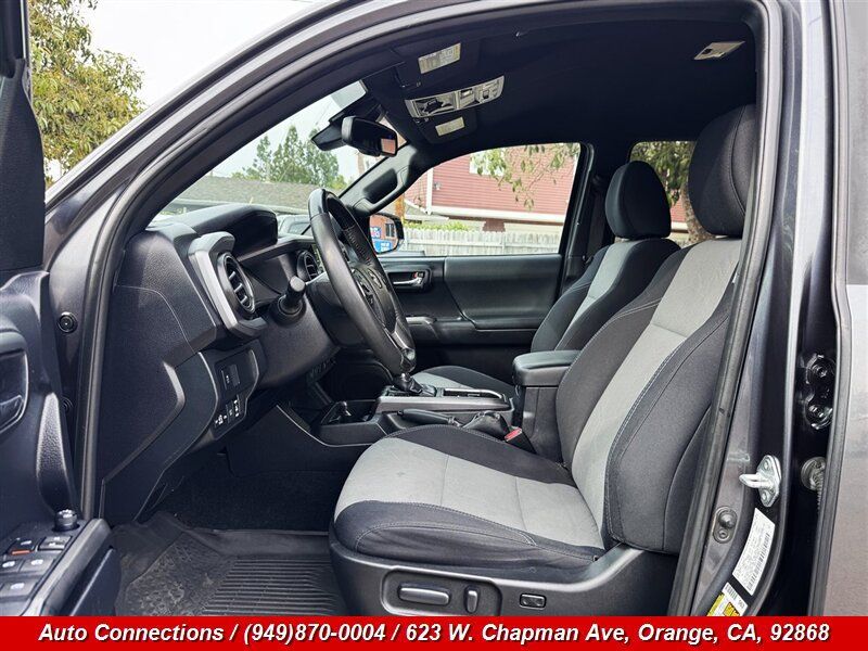 Used 2021 Toyota Tacoma TRD Off-Road w/ Technology Package AWD/4WD image 6