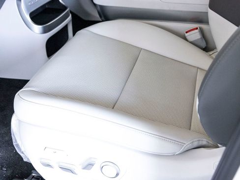 New 2026 Hyundai Ioniq 9 Limited image 19