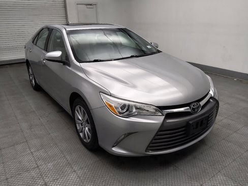 Used 2017 Toyota Camry XLE w/ Moonroof Package image 13