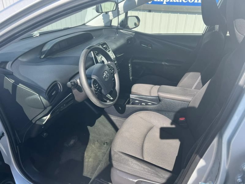 Used 2021 Toyota Prius LE FWD image 20