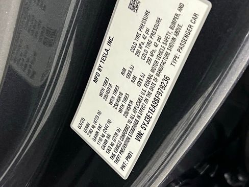 Used 2025 Tesla Model 3 Long Range image 32