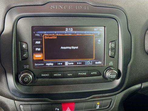 Used 2016 Jeep Renegade Latitude FWD image 16