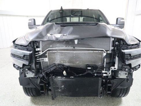 Used 2025 RAM 2500 Laramie AWD/4WD image 7