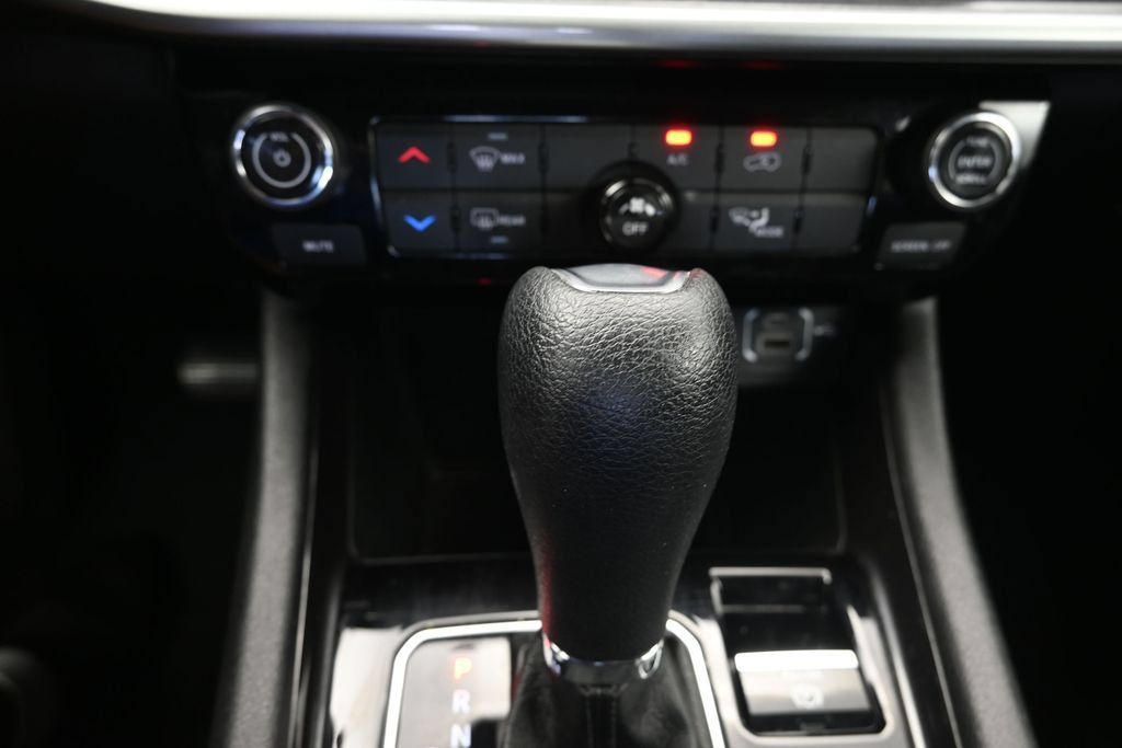 Used 2024 Jeep Compass Sport AWD/4WD image 33