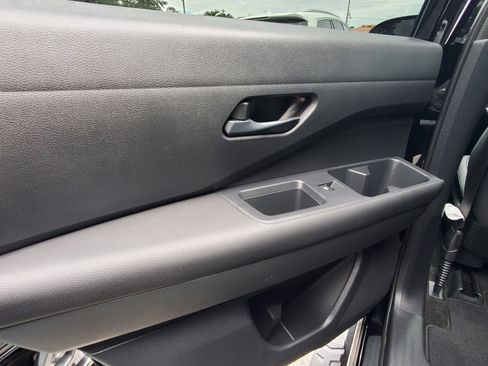 Used 2025 Nissan Pathfinder SV FWD image 10