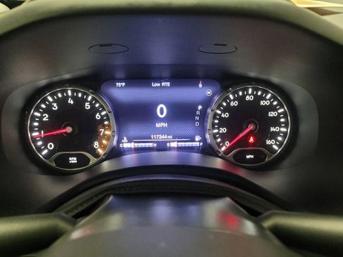 Used 2016 Jeep Renegade Limited image 23