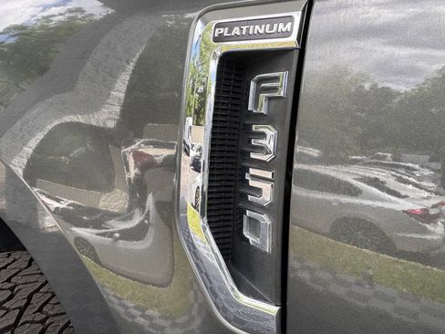 Used 2017 Ford F350 Platinum w/ Platinum Ultimate Package image 4