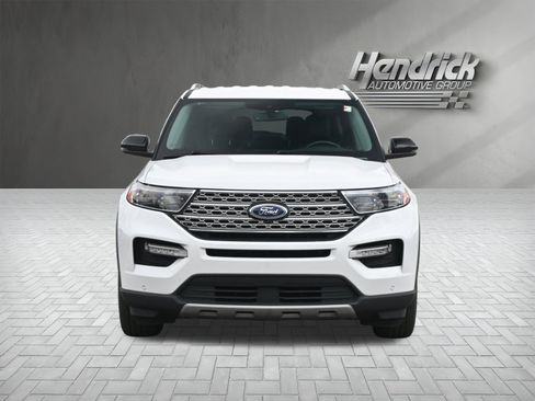 Used 2023 Ford Explorer Limited w/ Equipment Group 301A AWD/4WD image 3