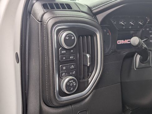 Used 2019 GMC Sierra 1500 SLT w/ SLT Convenience Package image 9