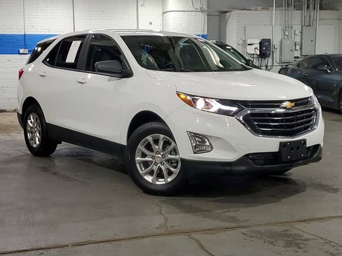 Used 2021 Chevrolet Equinox LS w/ LS Convenience Package AWD/4WD image 1