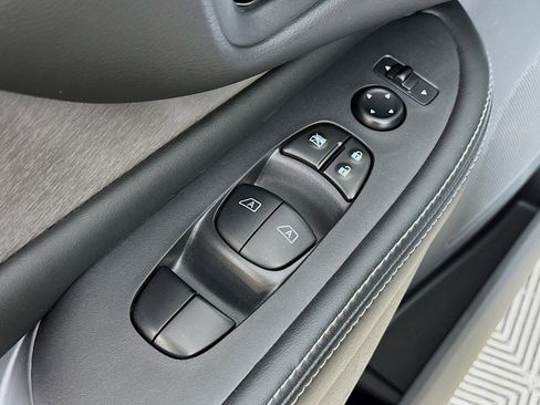 Used 2024 Nissan Murano SV w/ SV Midnight Edition Package AWD/4WD image 17