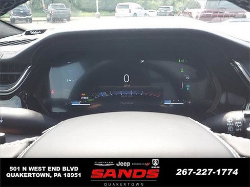 New 2023 Jeep Grand Cherokee Overland w/ Luxury Tech Group IV image 16