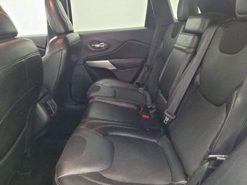 Used 2018 Jeep Cherokee Latitude Plus w/ Comfort/Convenience Group image 18