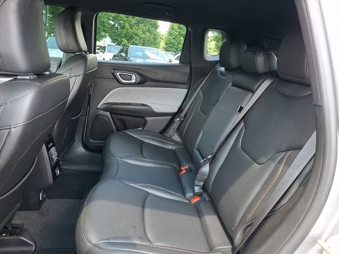 Used 2023 Jeep Compass Latitude AWD/4WD image 20
