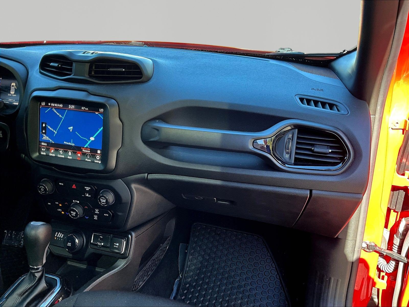 Used 2022 Jeep Renegade Altitude w/ Sun/Sound Group AWD/4WD image 26