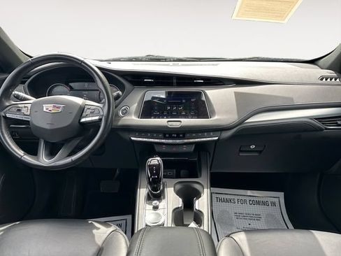 Used 2023 Cadillac XT4 Premium Luxury AWD/4WD image 11