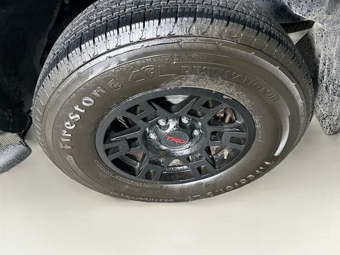 Used 2021 Toyota 4Runner SR5 AWD/4WD image 11
