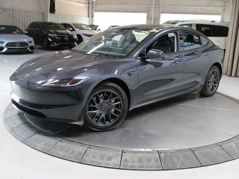 Used 2024 Tesla Model 3 Standard Range image 4