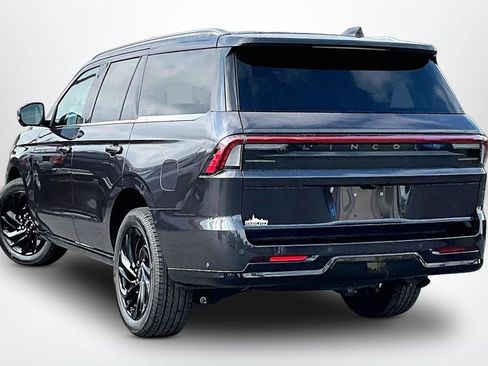 Used 2025 Lincoln Navigator Reserve AWD/4WD image 5