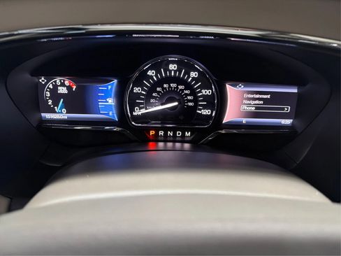 Used 2016 Lincoln Navigator L Select image 40