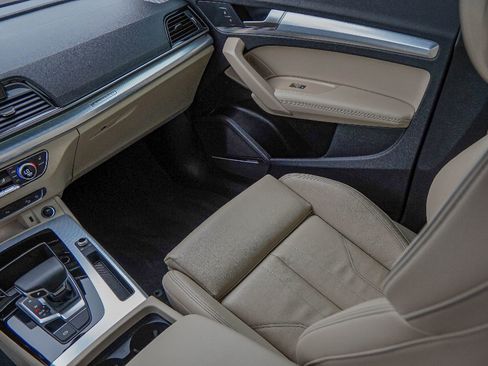 Certified 2025 Audi Q5 2.0T Premium Plus w/ Premium Plus Package image 26