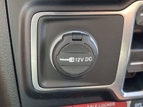 Used 2024 Jeep Wrangler Unlimited AWD/4WD image 33