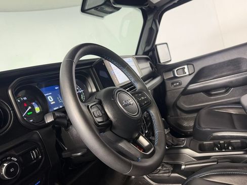 Used 2024 Jeep Wrangler Unlimited Rubicon 4xe AWD/4WD image 22