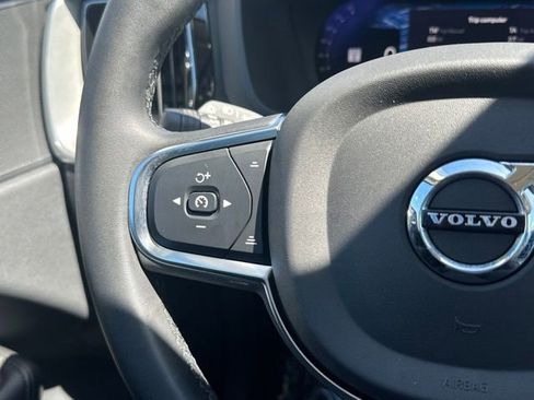 Certified 2023 Volvo XC60 B5 Core AWD/4WD image 25