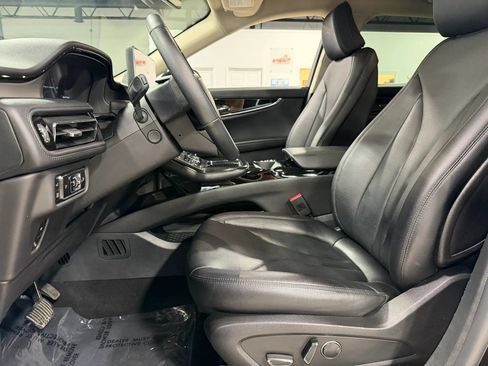 Used 2023 Lincoln Nautilus AWD w/ Premium Package image 7