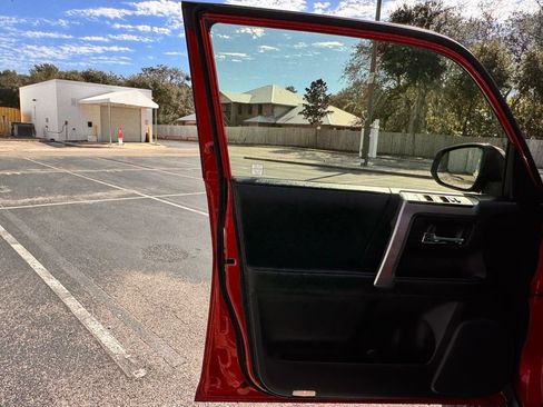 Used 2023 Toyota 4Runner SR5 Premium w/ Moonroof Package RWD image 41