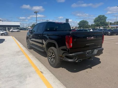 Used 2024 GMC Sierra 1500 AT4 w/ Technology Package AWD/4WD image 12