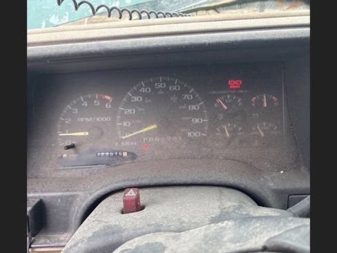 Used 1996 GMC Suburban 4WD image 8