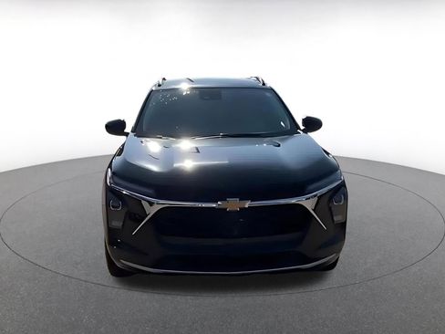 Used 2025 Chevrolet Trax LT image 4