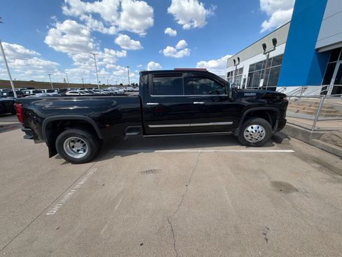 Used 2025 Chevrolet Silverado 3500 High Country w/ High Country Premium Package AWD/4WD image 12
