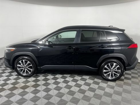 Certified 2023 Toyota Corolla Cross XLE FWD image 8