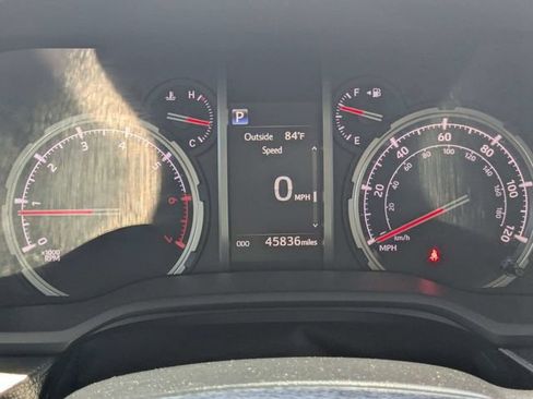Used 2022 Toyota 4Runner Limited AWD/4WD image 31