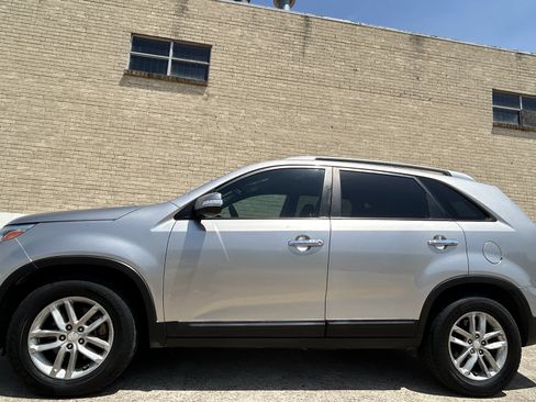 Used 2015 Kia Sorento LX AWD/4WD image 5