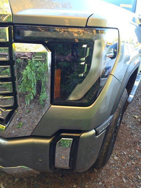 Used 2026 GMC Sierra 2500 Denali w/ Denali Reserve Package AWD/4WD image 2