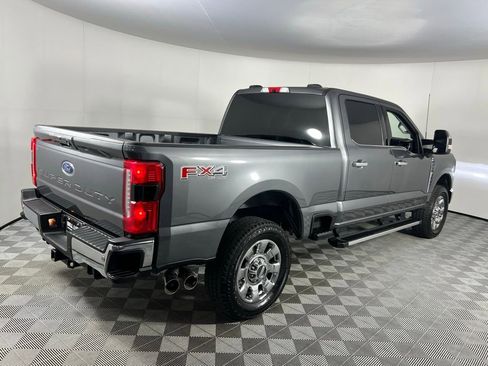 Used 2025 Ford F250 Lariat w/ Chrome Package image 5