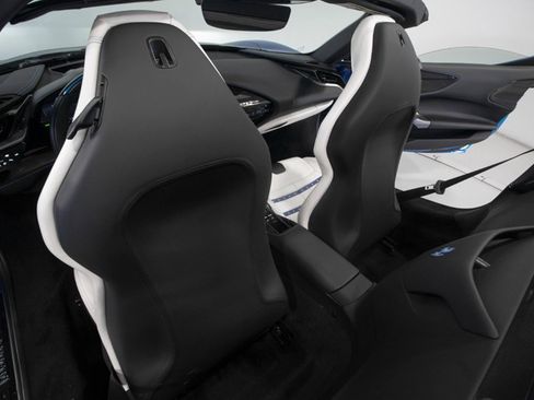 Used 2024 Ferrari SF90 Spider image 60